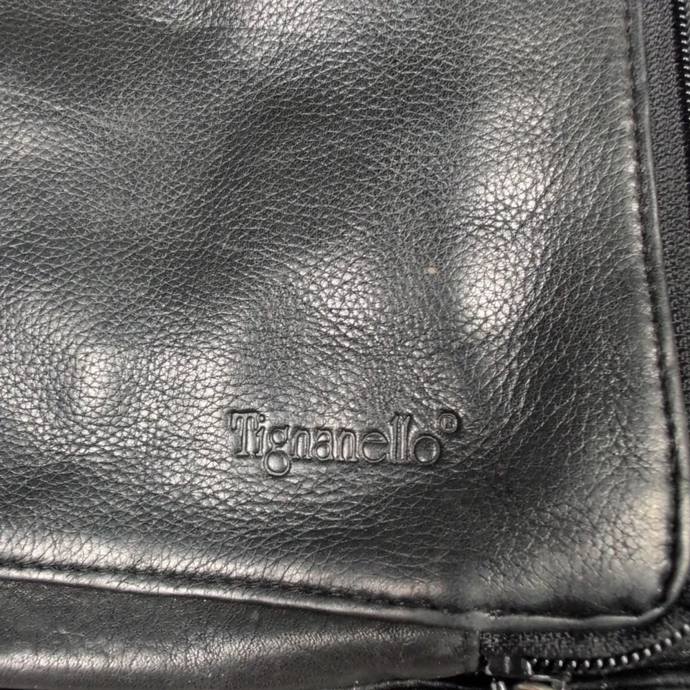 Tignanello Black Leather Crossbody Shoulder‎ Bag Organizer Purse